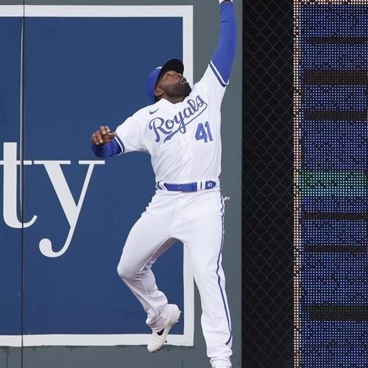 Manoah, Blue Jays blank Royals 3-0, Guerrero hits first HR